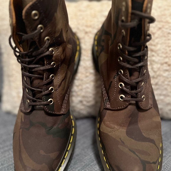 ⭐️ Dr. Martens Made in England Camo Pascal 1460 US 12 UK 11 GREAT CONDITION! - Picture 6 of 16